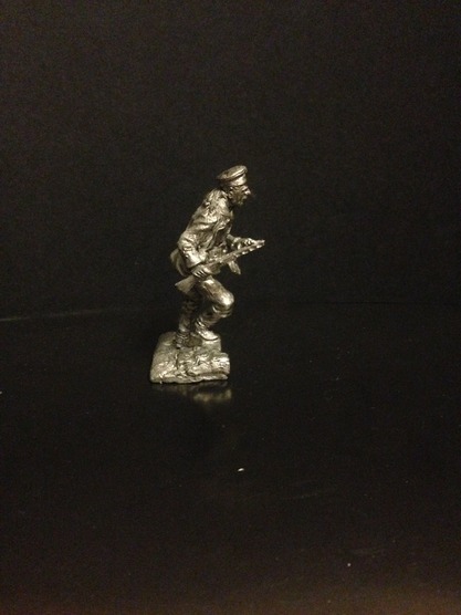 № 4005, Военно-историческая миниатюра, советский морпех бегущий с автоматом