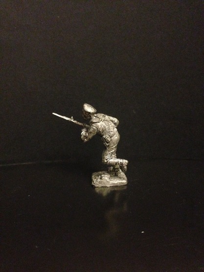 № 4003, Военно-историческая миниатюра, советский морпех бегущий с винтовкой