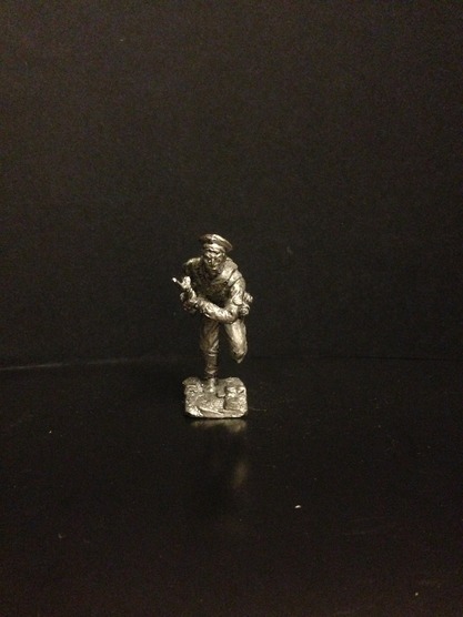 № 4003, Военно-историческая миниатюра, советский морпех бегущий с винтовкой