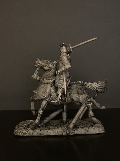 № 4091, бургундский конный рыцарь замахивается мечем на скаку, 15 век